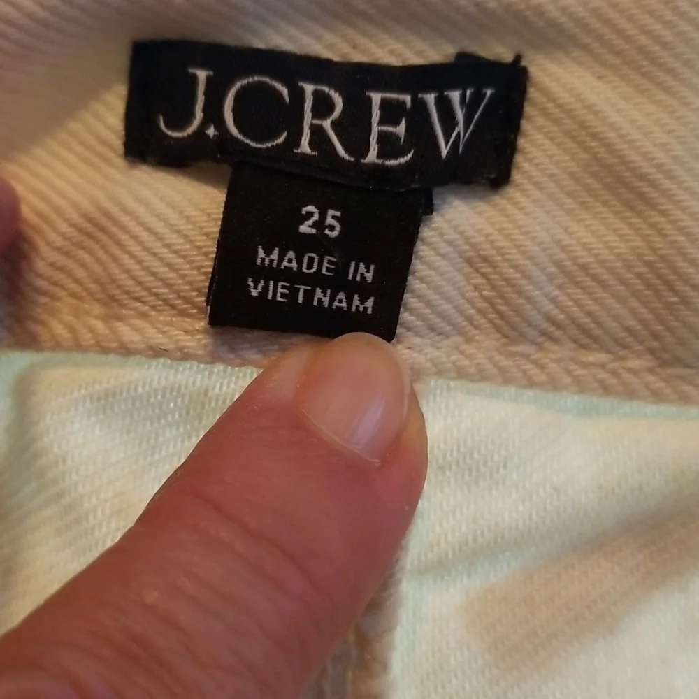 J.CREW Women's Mid length shorts in ecru sz 25 NWT